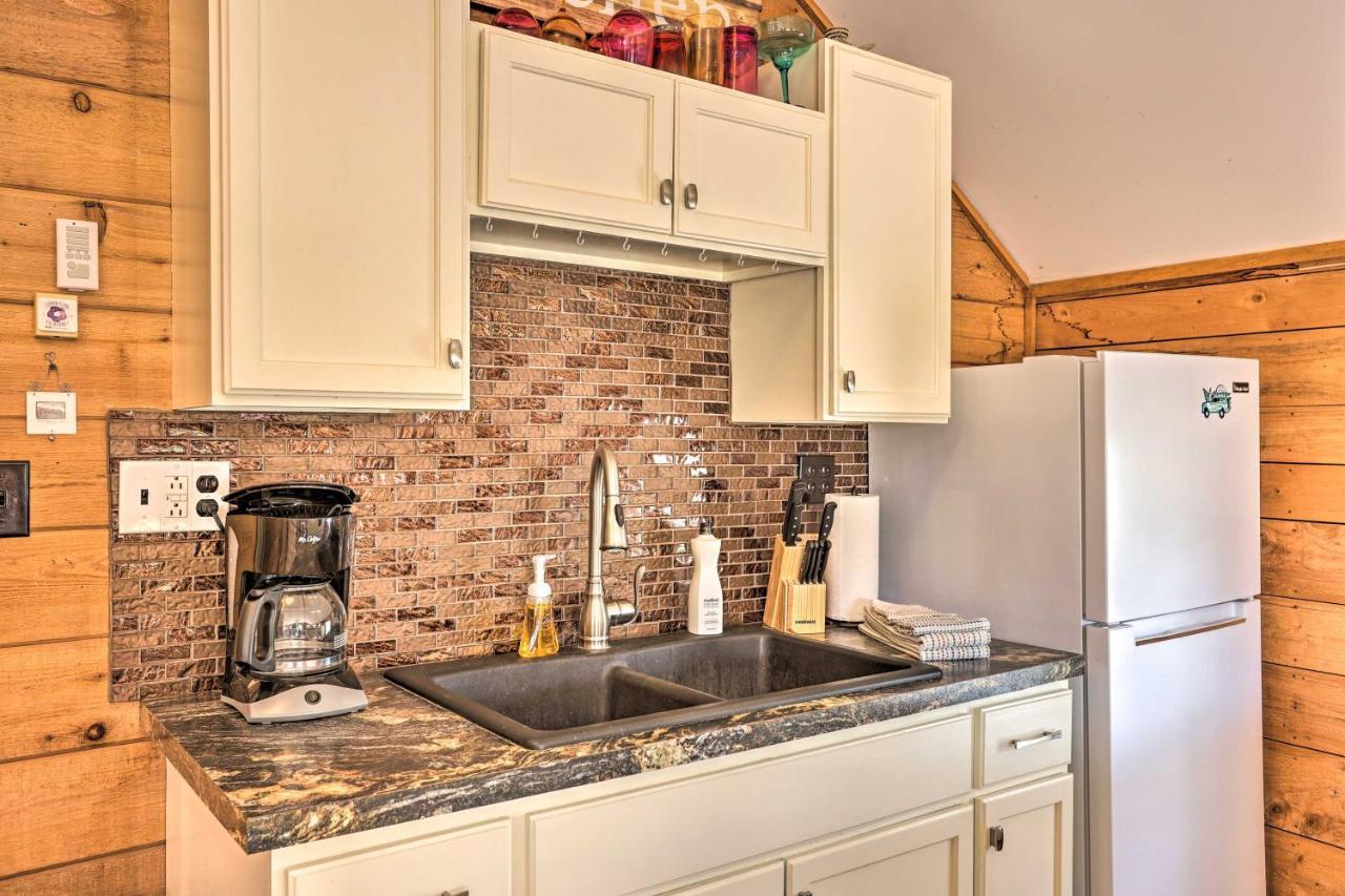 Quaint Studio With Shared Beach Walk To Suttons Bay Exteriér fotografie