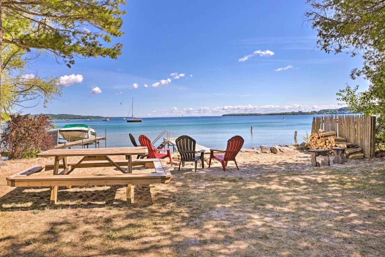 Quaint Studio With Shared Beach Walk To Suttons Bay Exteriér fotografie