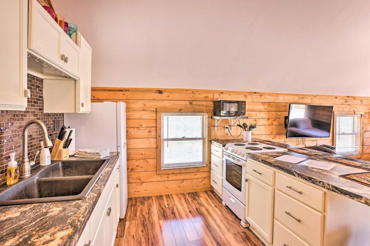 Quaint Studio With Shared Beach Walk To Suttons Bay Exteriér fotografie